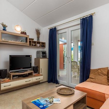 Rona Apartment Aurora Novalja Luaran gambar