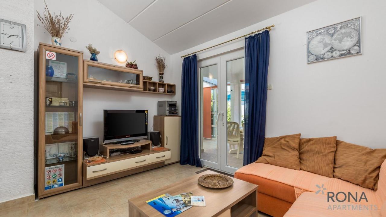 Rona Apartment Aurora Novalja Luaran gambar