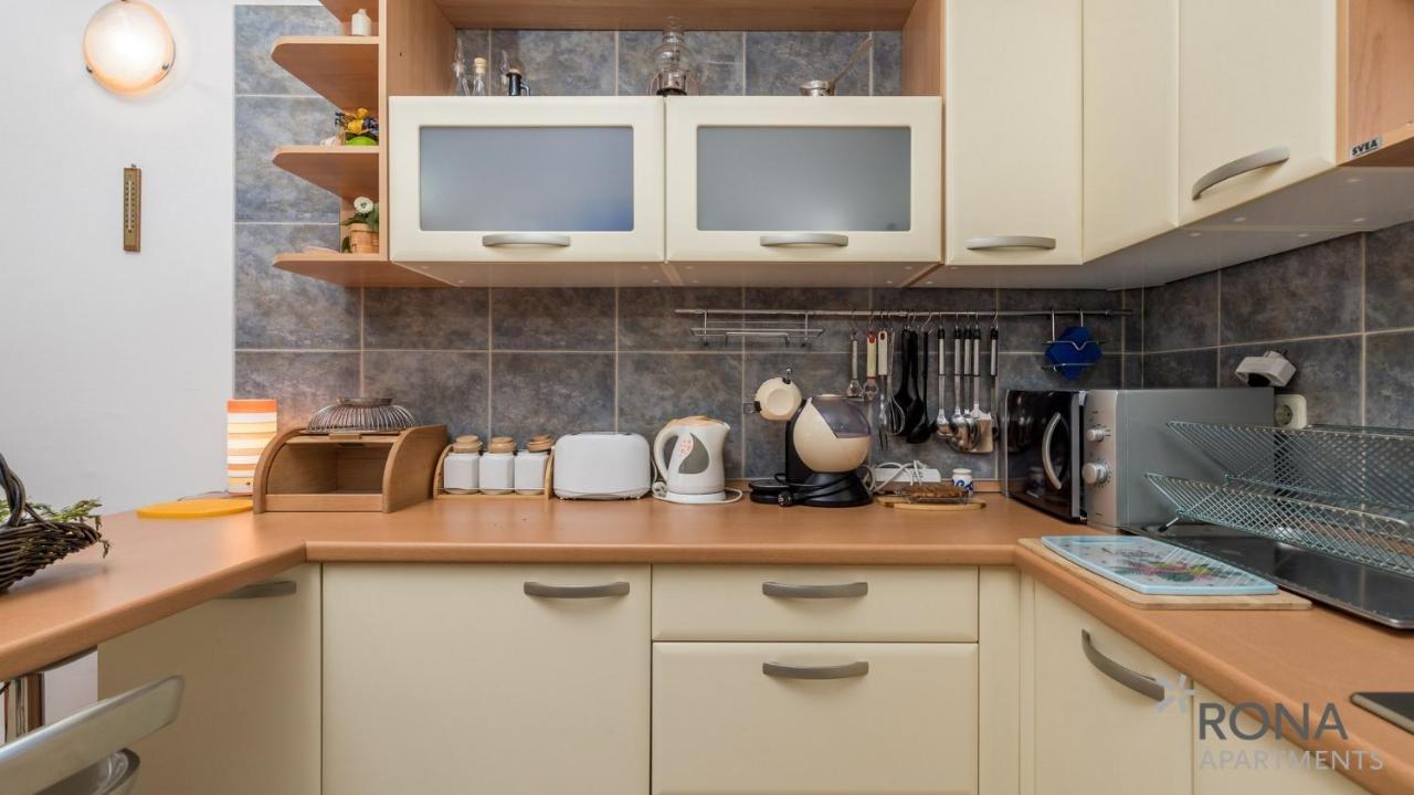 Rona Apartment Aurora Novalja Luaran gambar