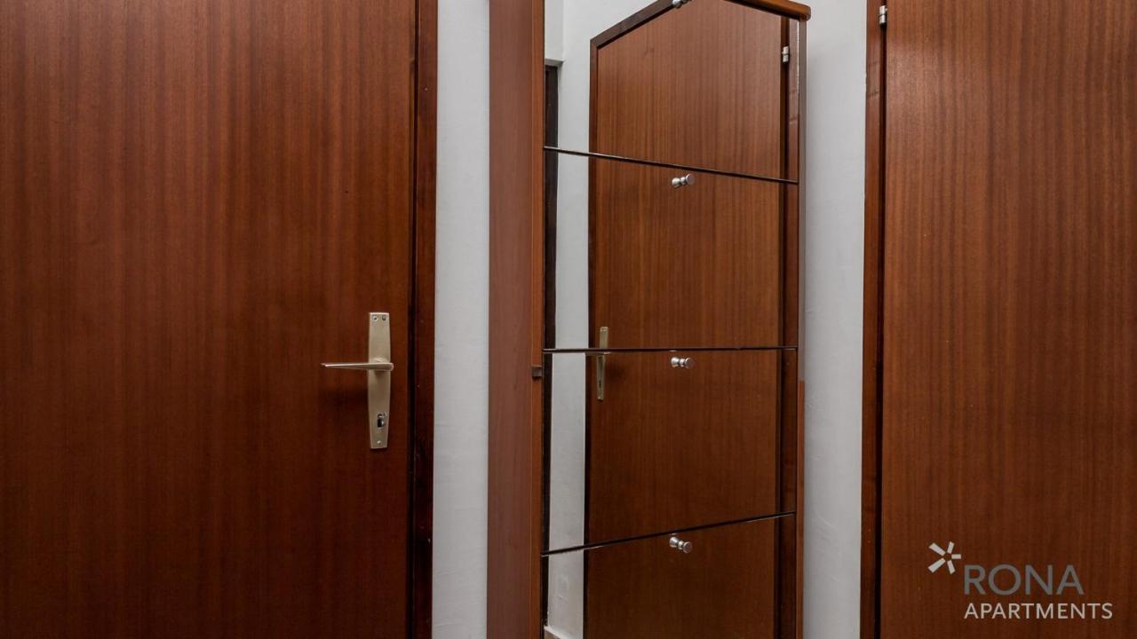 Rona Apartment Aurora Novalja Luaran gambar