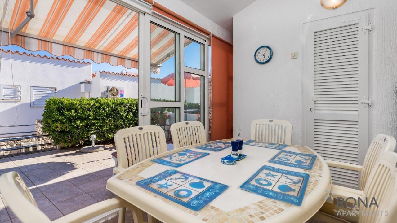 Rona Apartment Aurora Novalja Luaran gambar