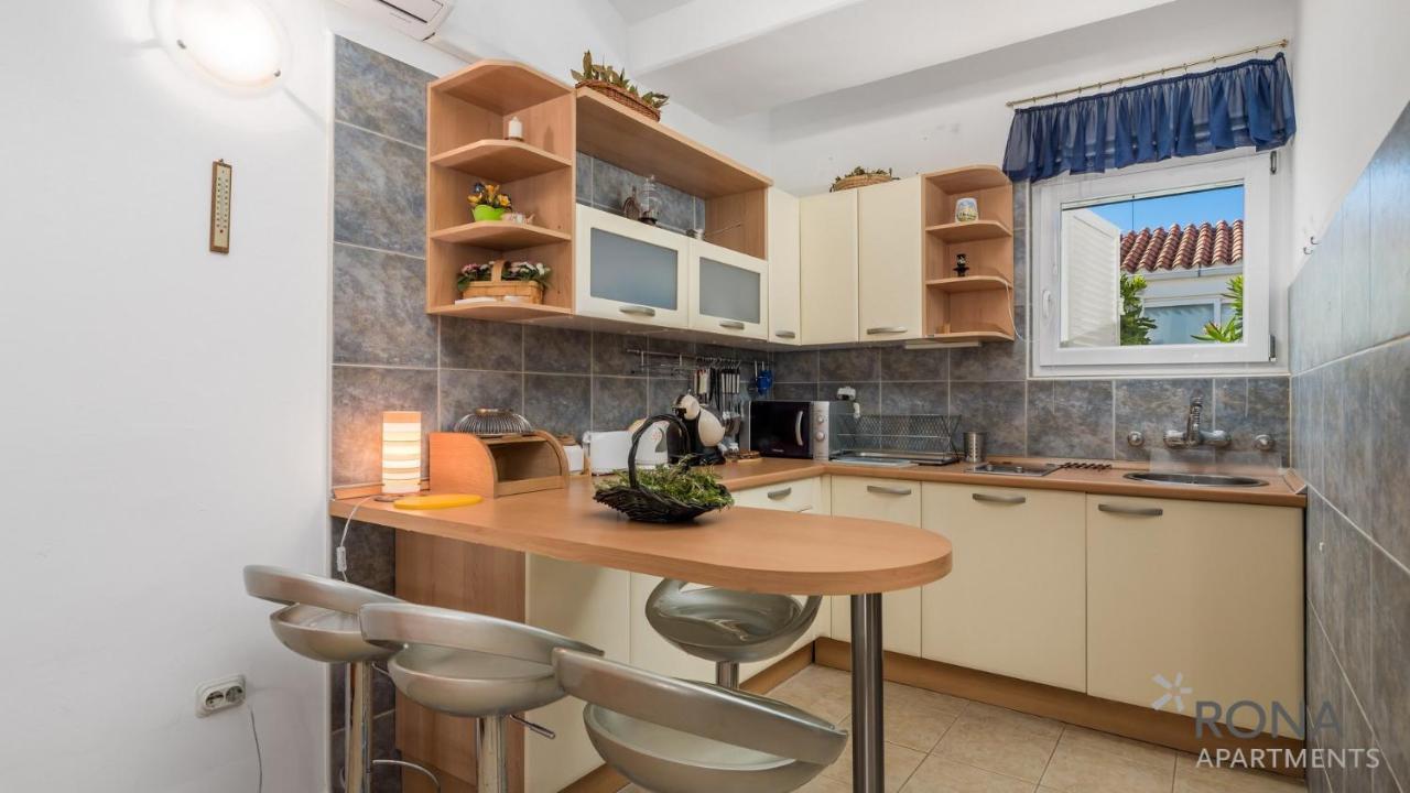 Rona Apartment Aurora Novalja Luaran gambar