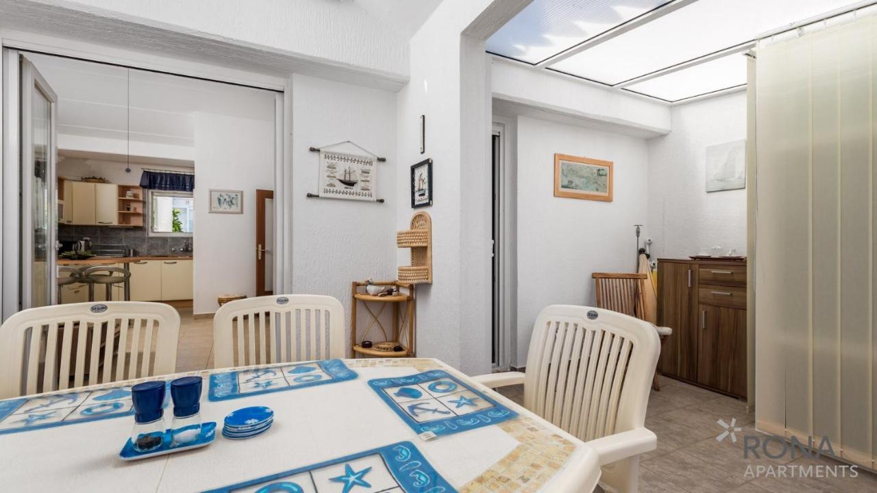 Rona Apartment Aurora Novalja Luaran gambar